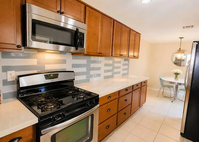 Unit 2 - Stylish 2br Downtown Retreat In Roosevelt Row, Parking Included